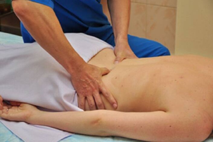 Massagem para o tratamento eficaz da osteocondrose da coluna lombar