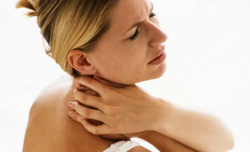 dor no pescoço devido à osteocondrose